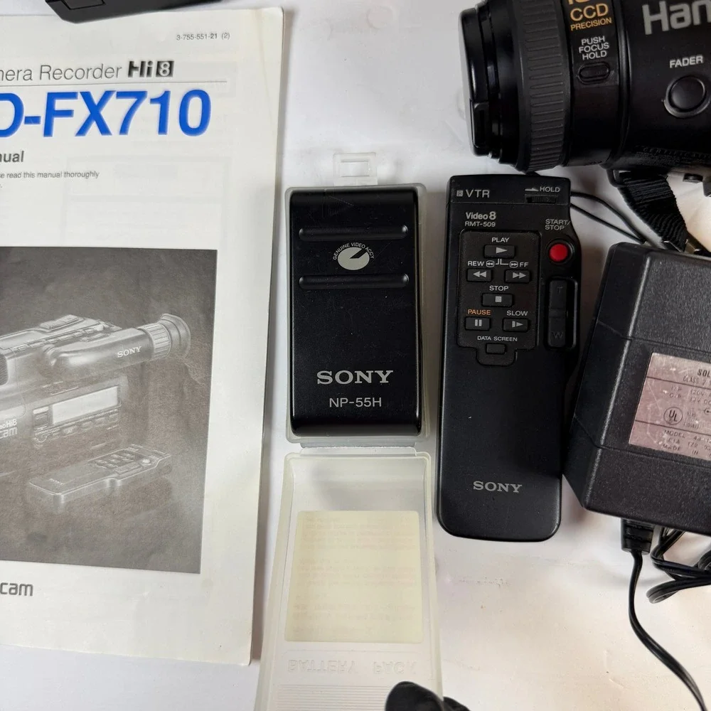 Sony Handycam CCD-FX710 Video Hi8 Camcorder Bundle Parts Repair C-10